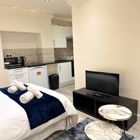 London Charm - Stylish Studio In Kensington Εξωτερικό φωτογραφία